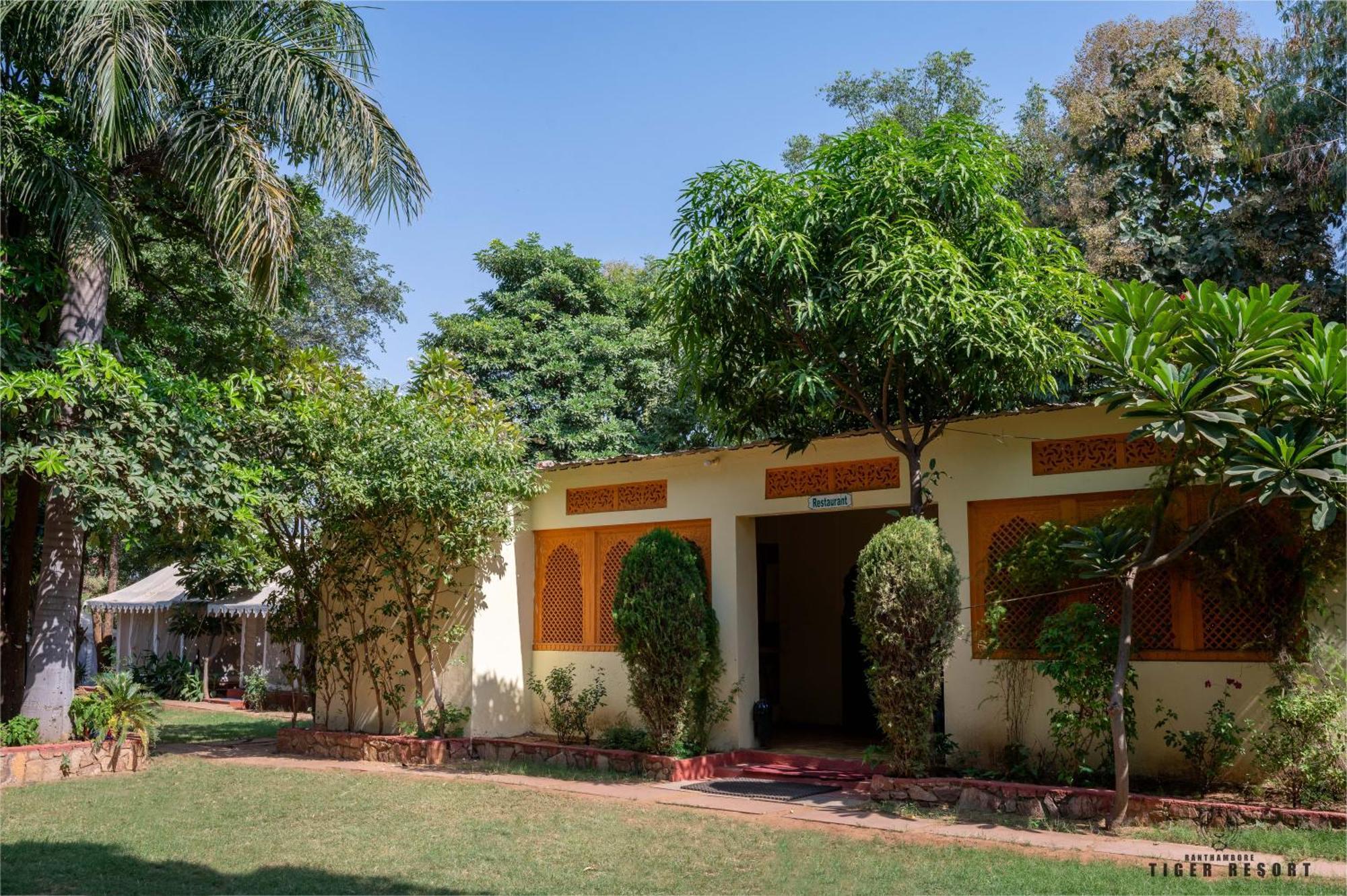 Ranthambore Tiger Resort Sawai Madhopur Exterior photo